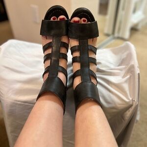 Freebird by Steven Raven Gladiator Sandals - Size 9 - Black​